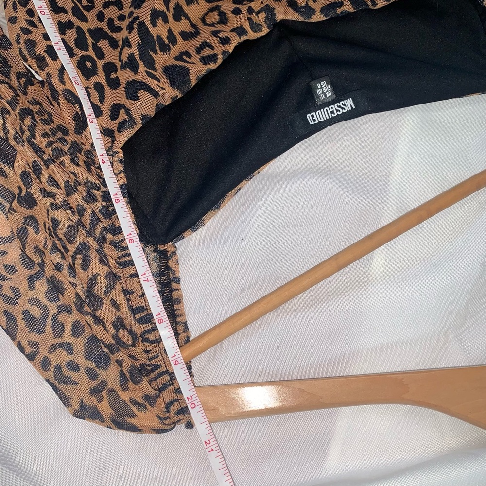 Missguided Ruched Mesh Top Leopard Print - Picture 8 of 8